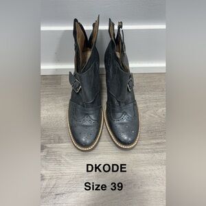 Dkode Wedtern Style Boots